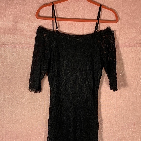 Baluoke Dresses & Skirts - NWT Baluoke Stretch Lace Mini Dress (Juniors)
